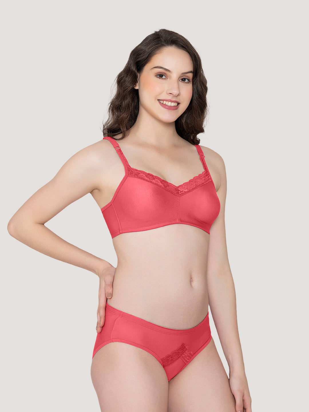 Zuri Everyday Lingerie Set with Lace Neckline-CARROT